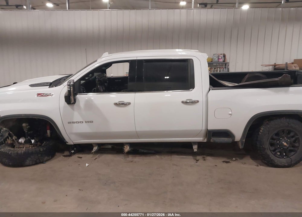 2022 CHEVROLET SILVERADO 2500HD 4WD  STANDARD BED LTZ VIN: 1GC4YPEY3NF163182