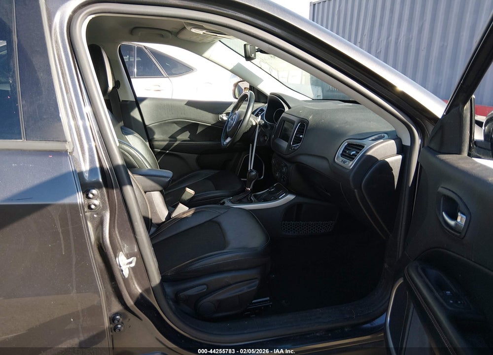 2019 JEEP COMPASS LATITUDE 4X4 VIN: 3C4NJDBB1KT597335