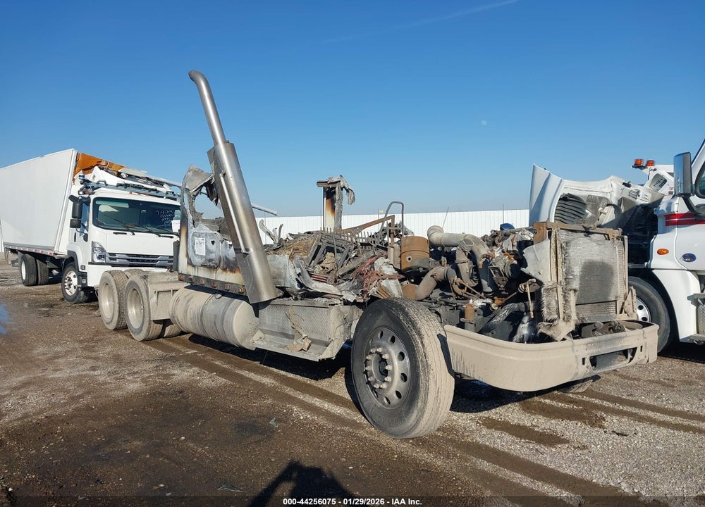 1998 INTERNATIONAL 9000 9400 VIN: 2HSFHAMR7WC057807