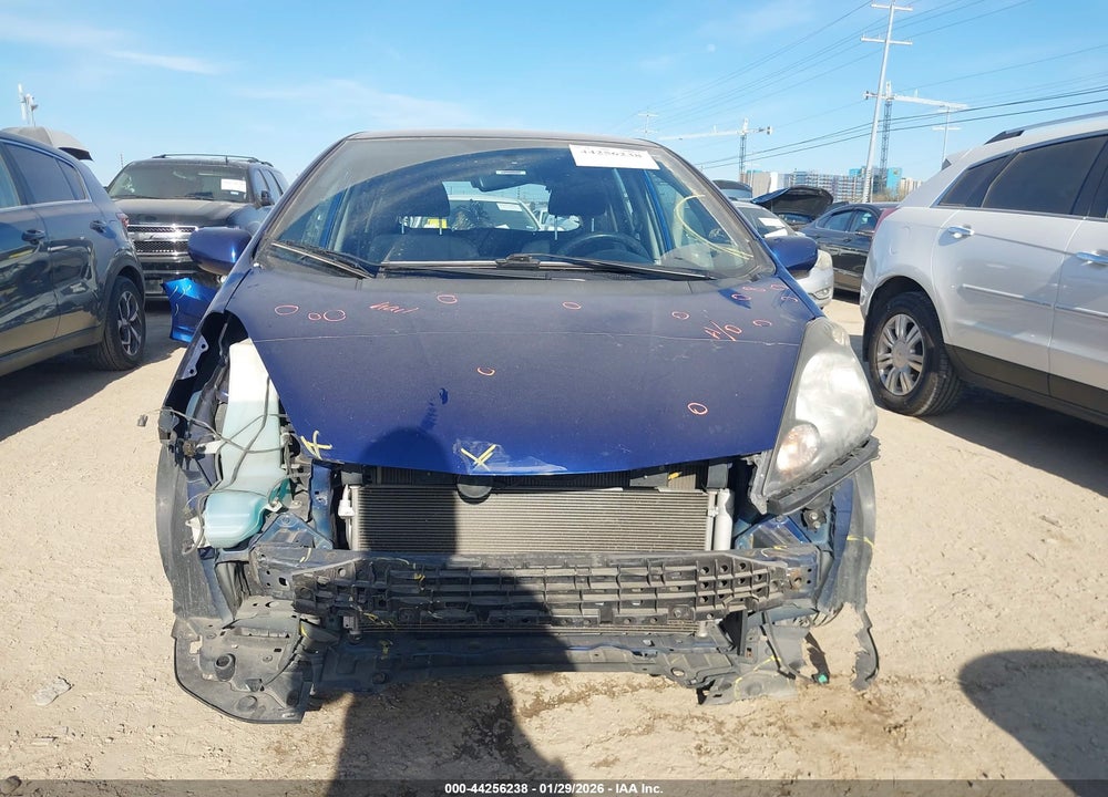 2013 HONDA FIT SPORT VIN: JHMGE8G50DC031204