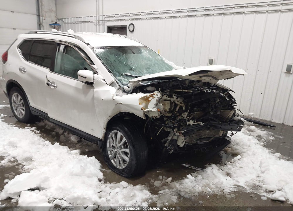 2018 NISSAN ROGUE SV VIN: KNMAT2MT6JP525875