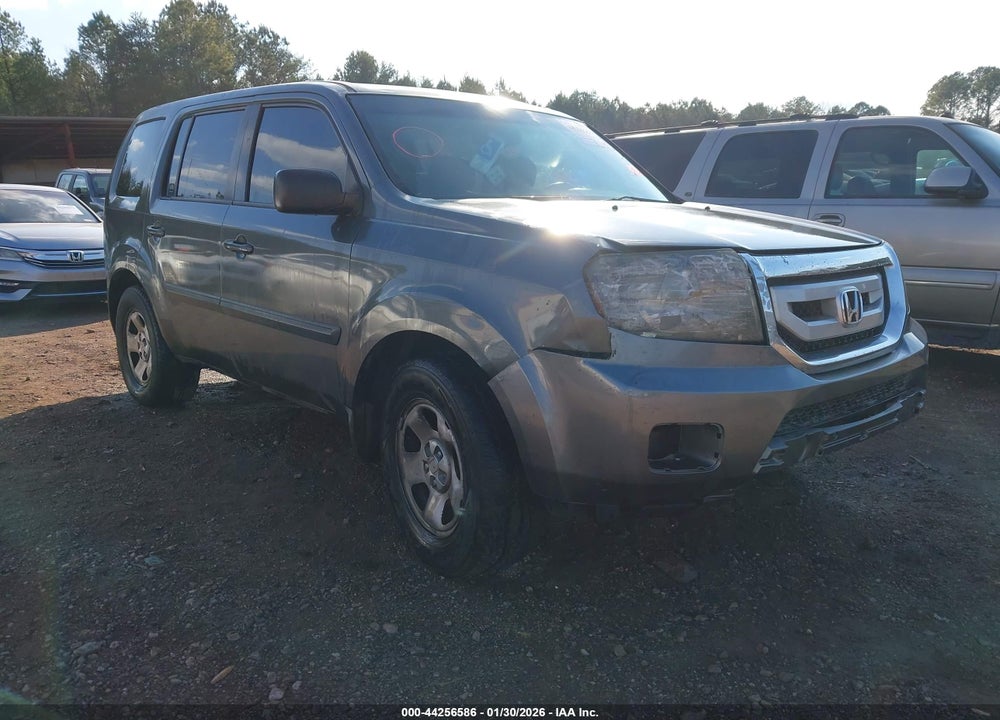 2011 HONDA PILOT LX VIN: 5FNYF4H29BB018208