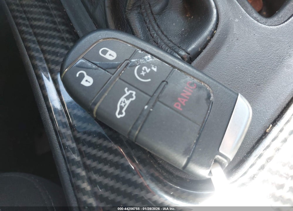2019 DODGE CHALLENGER SXT VIN: 2C3CDZAG5KH719622