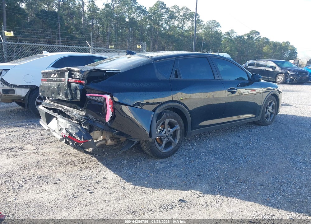 2025 KIA K4 LXS VIN: 3KPFT4DE2SE009842