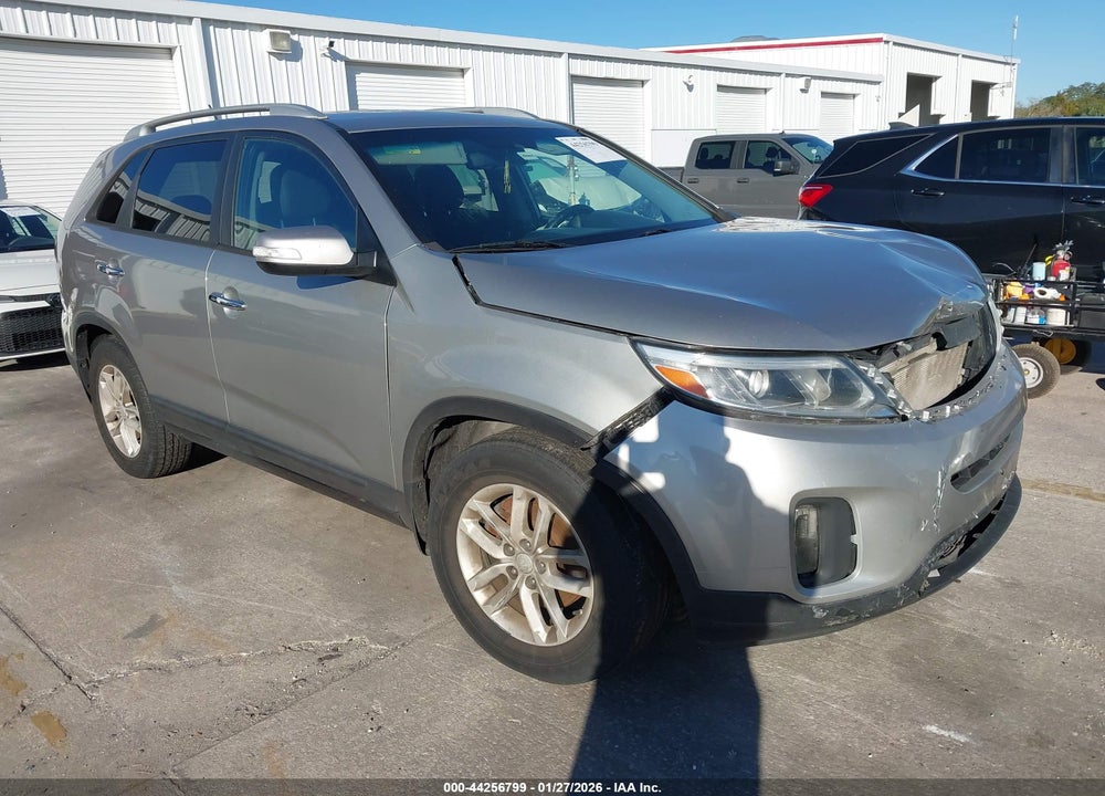 2014 KIA SORENTO LX VIN: 5XYKT4A66EG434547
