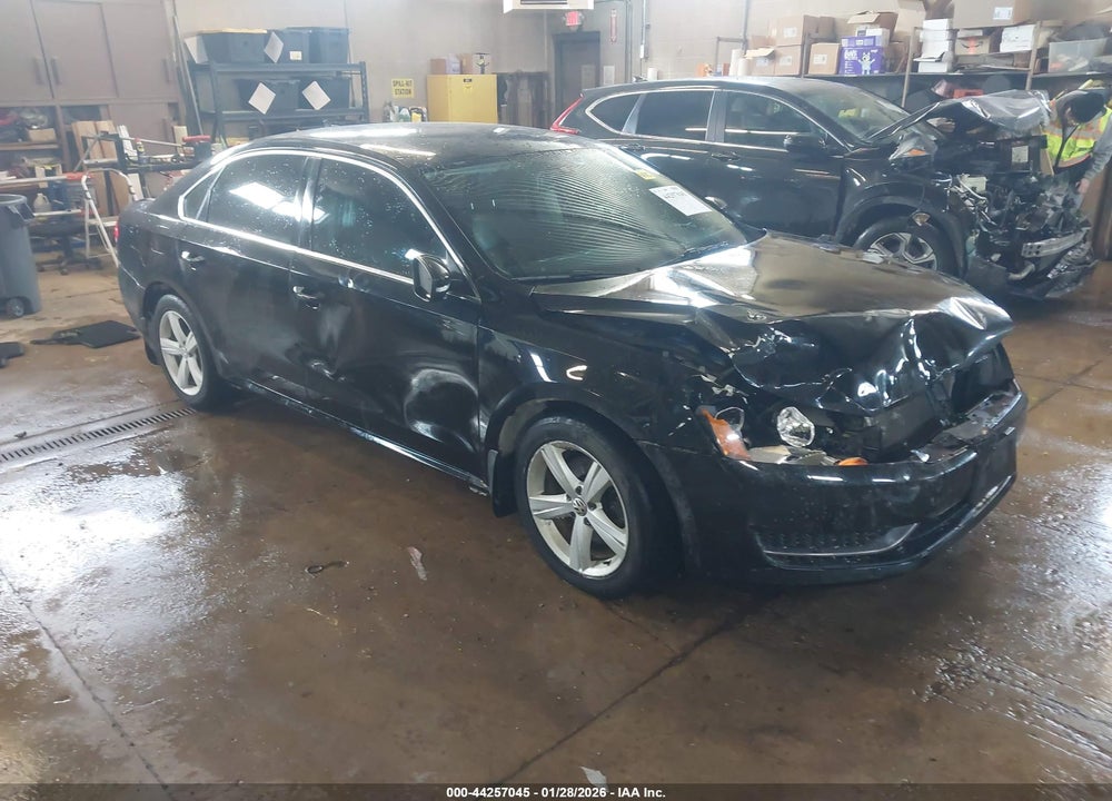 2014 VOLKSWAGEN PASSAT 1.8T SE VIN: 1VWBS7A33EC060460