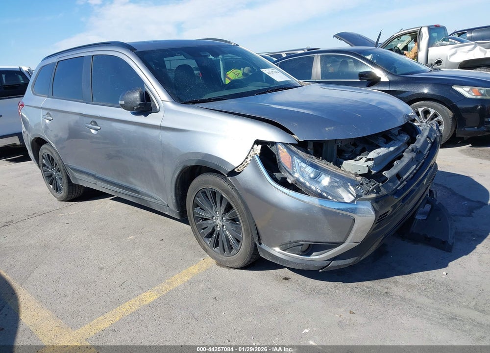 2020 MITSUBISHI OUTLANDER LE 2.4 VIN: JA4AD3A33LZ037038
