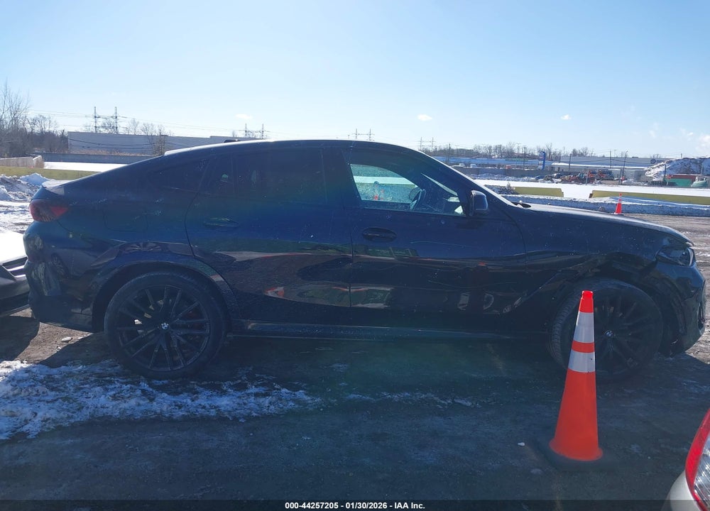 2024 BMW X6 XDRIVE40I VIN: 5UX33EX05R9S35170