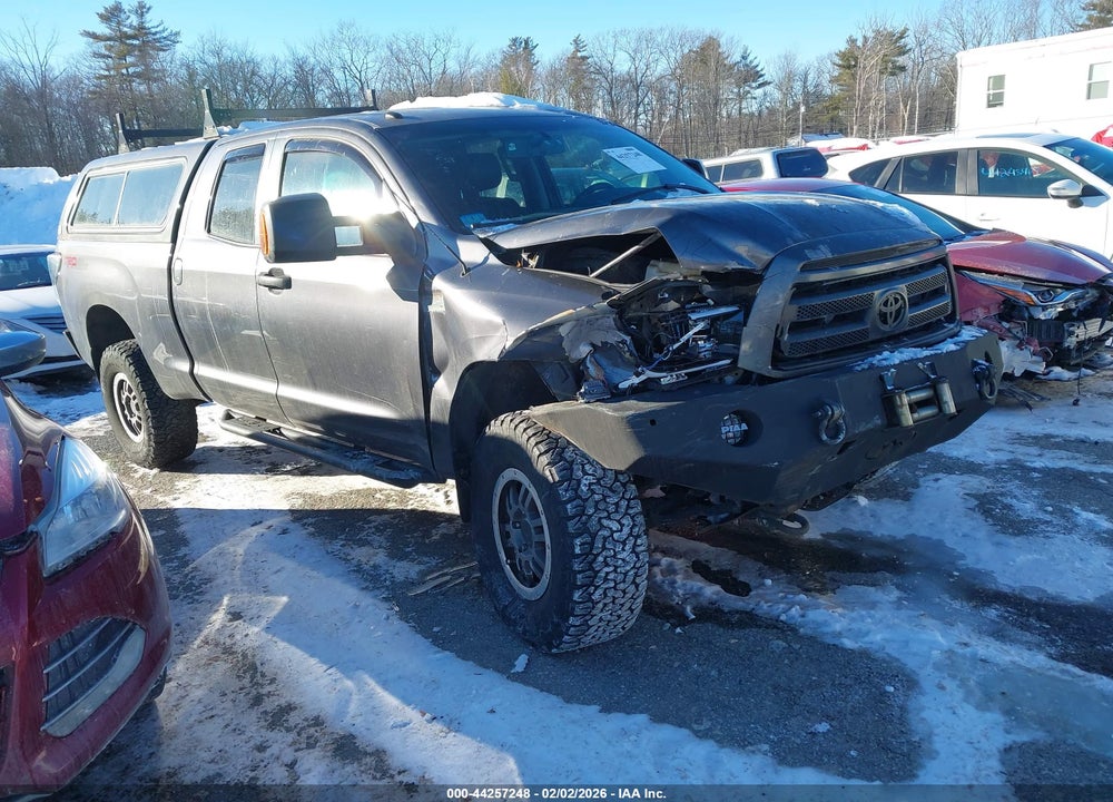 2011 TOYOTA TUNDRA GRADE 5.7L V8 VIN: 5TFUY5F11BX203156