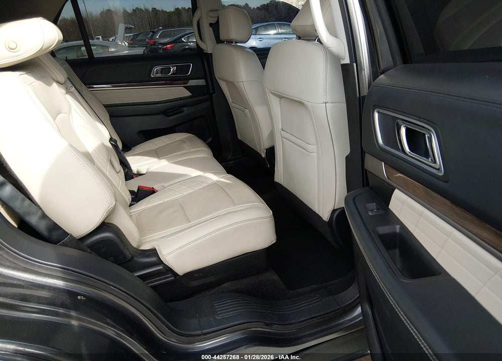 2017 FORD EXPLORER PLATINUM VIN: 1FM5K8HT2HGC03404