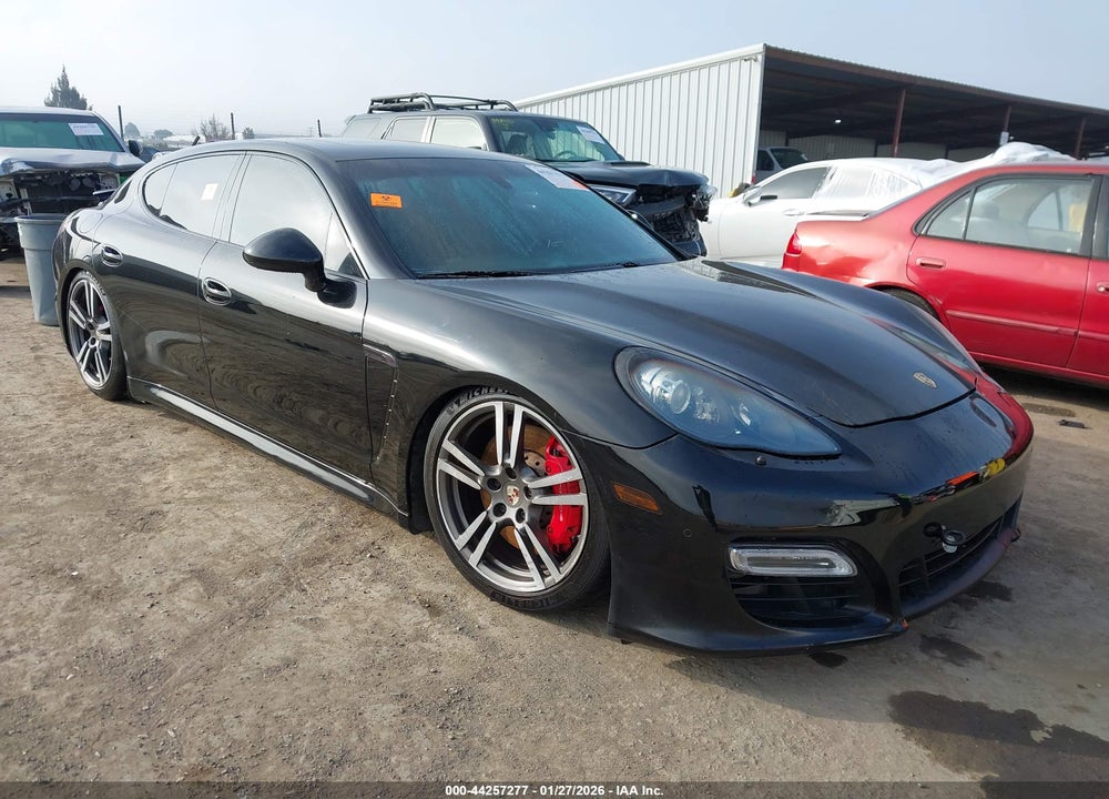 2013 PORSCHE PANAMERA GTS VIN: WP0AF2A79DL075245