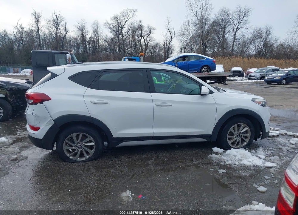 2017 HYUNDAI TUCSON SE VIN: KM8J3CA46HU419565