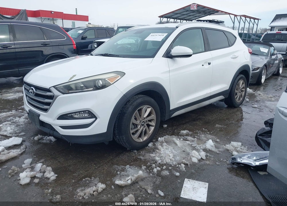 2017 HYUNDAI TUCSON SE VIN: KM8J3CA46HU419565