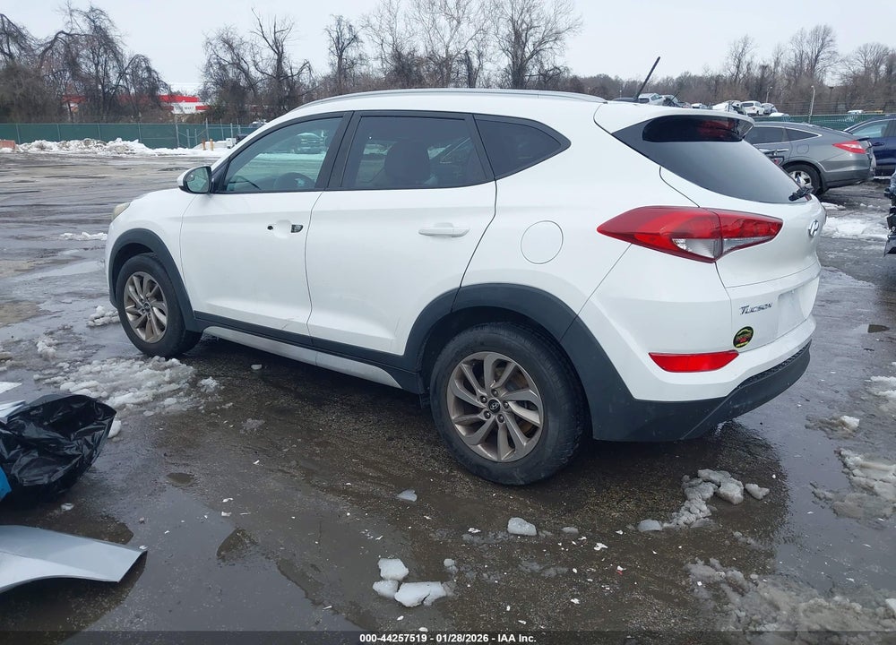 2017 HYUNDAI TUCSON SE VIN: KM8J3CA46HU419565