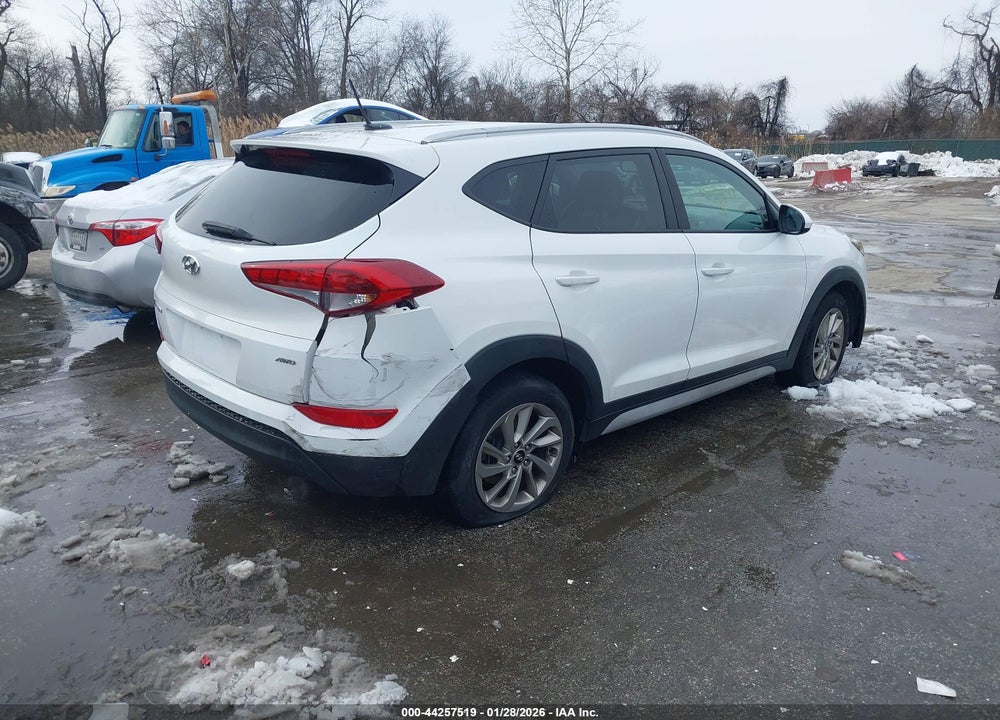 2017 HYUNDAI TUCSON SE VIN: KM8J3CA46HU419565