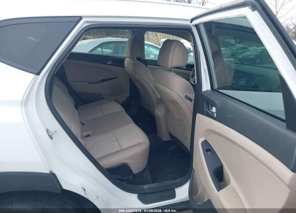2017 HYUNDAI TUCSON SE VIN: KM8J3CA46HU419565