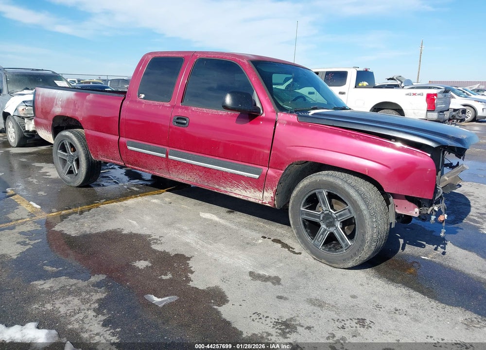 2005 CHEVROLET SILVERADO 1500 LS VIN: 2GCEC19V951117704