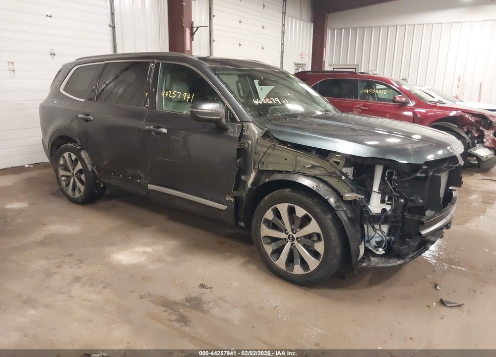 2020 KIA TELLURIDE S VIN: 5XYP6DHCXLG076827