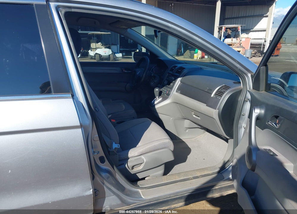 2008 HONDA CR-V LX VIN: JHLRE38358C001599