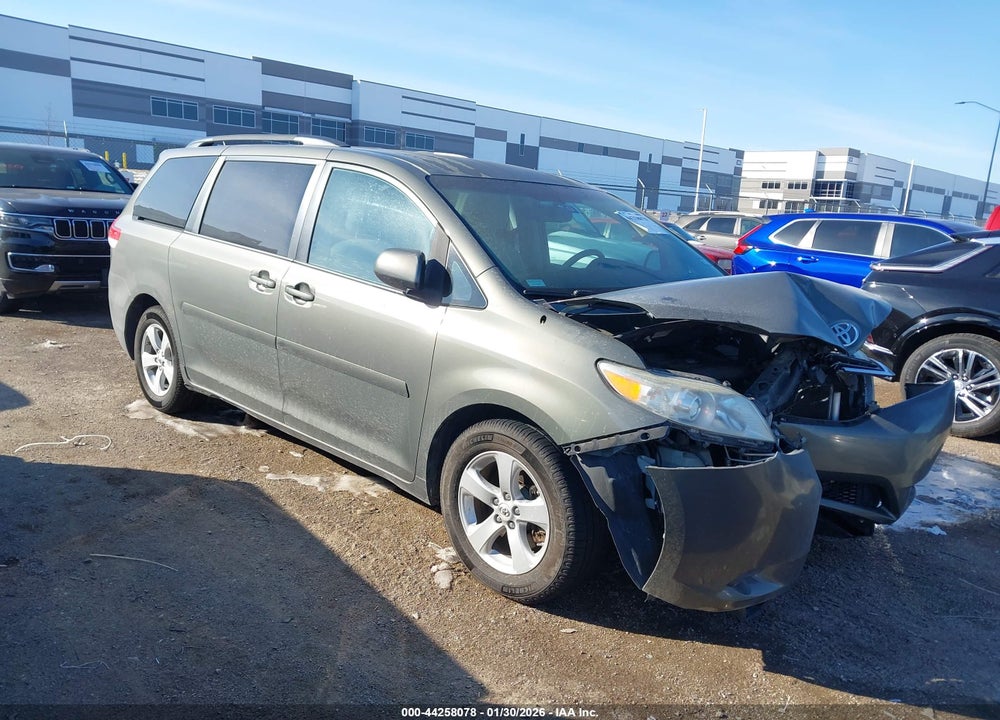 2011 TOYOTA SIENNA LE V6 VIN: 5TDKK3DC9BS143845