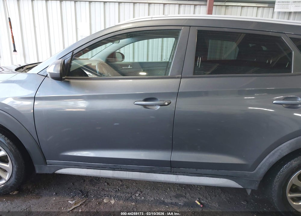 2018 HYUNDAI TUCSON SEL VIN: KM8J3CA44JU644475