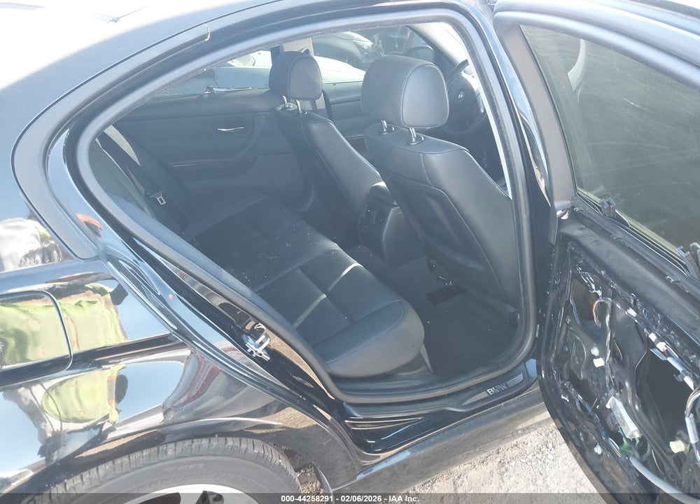 2010 BMW 328I VIN: WBAPH7G57ANM51817