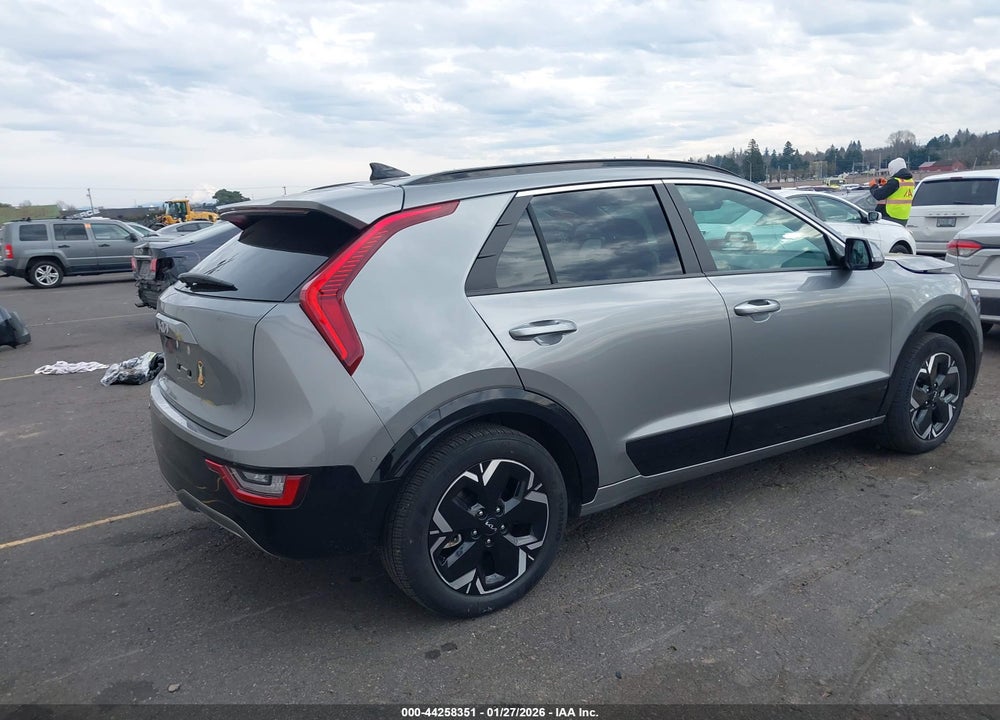 2023 KIA NIRO EV WAVE VIN: KNDCT3L18P5021170