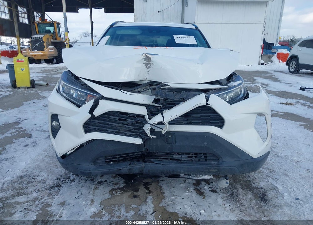 2020 TOYOTA RAV4 XLE VIN: 2T3P1RFV6LC091182