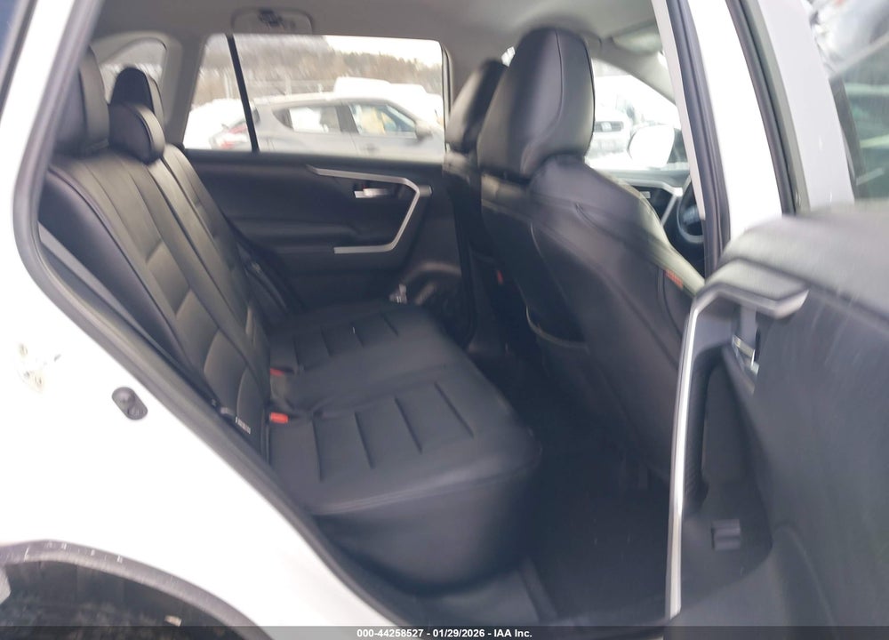 2020 TOYOTA RAV4 XLE VIN: 2T3P1RFV6LC091182