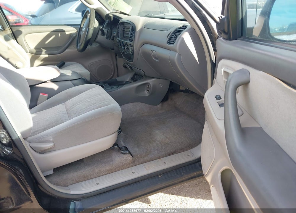 2005 TOYOTA TUNDRA SR5 V8 VIN: 5TBET34185S487611