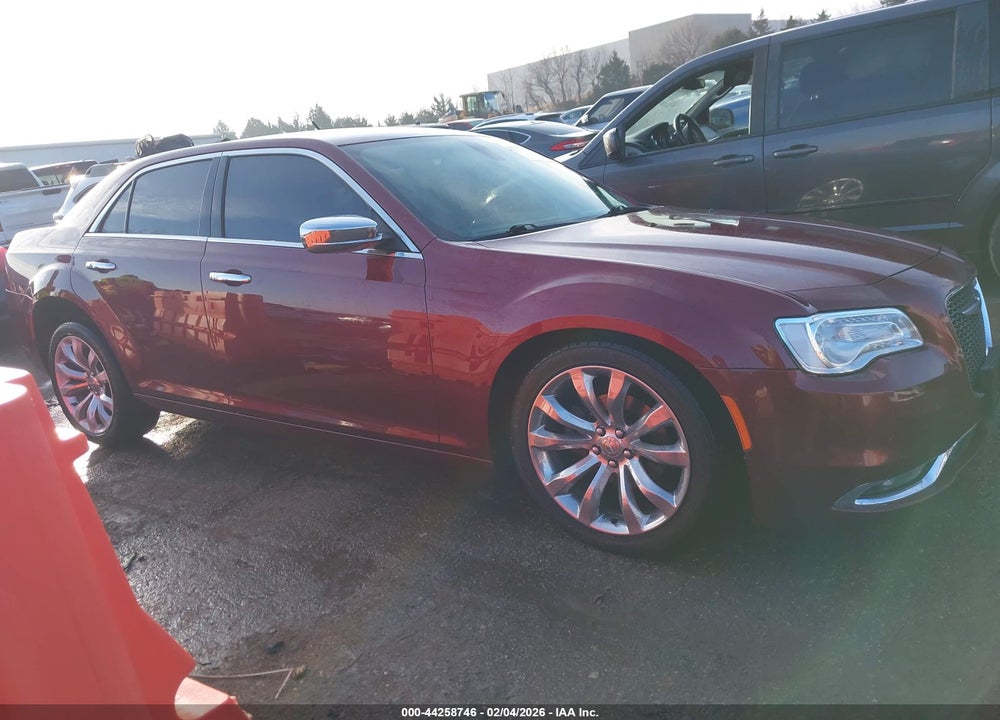 2019 CHRYSLER 300 LIMITED VIN: 2C3CCAEG8KH697940