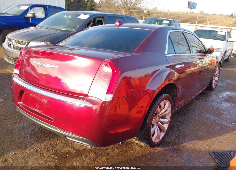 2019 CHRYSLER 300 LIMITED VIN: 2C3CCAEG8KH697940