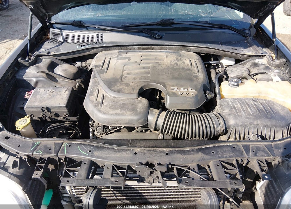 2018 CHRYSLER 300 TOURING L VIN: 2C3CCAAG3JH342047