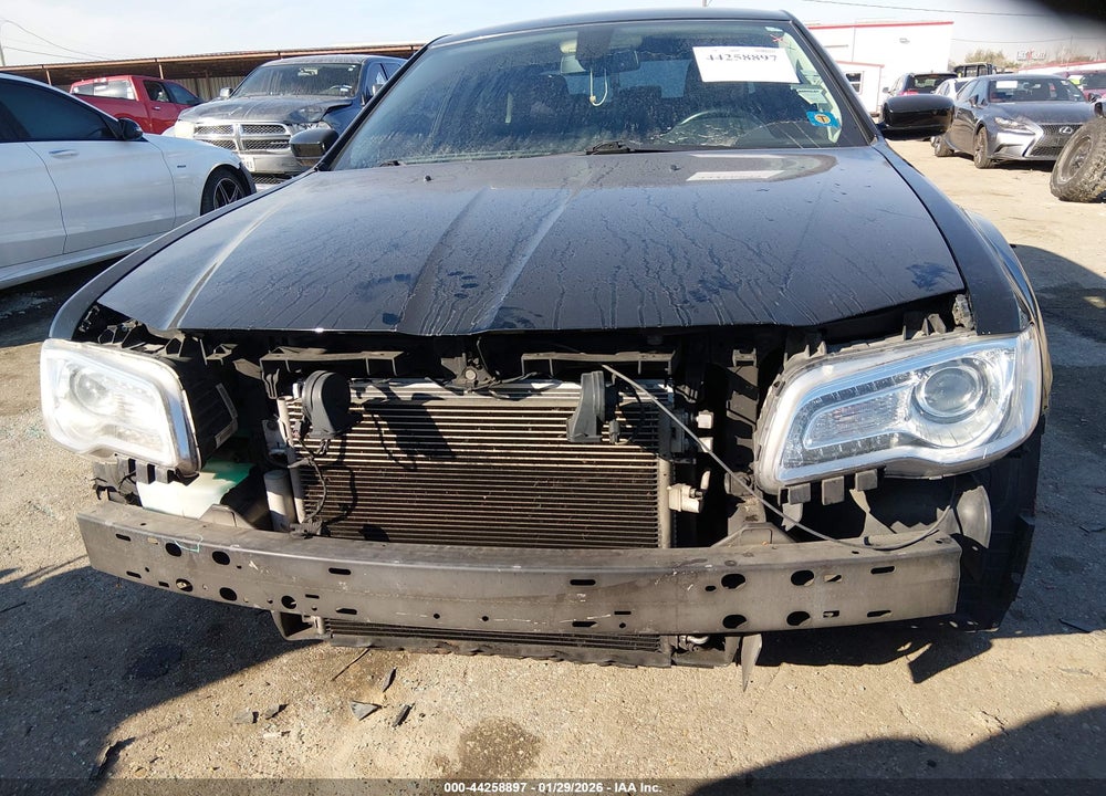 2018 CHRYSLER 300 TOURING L VIN: 2C3CCAAG3JH342047