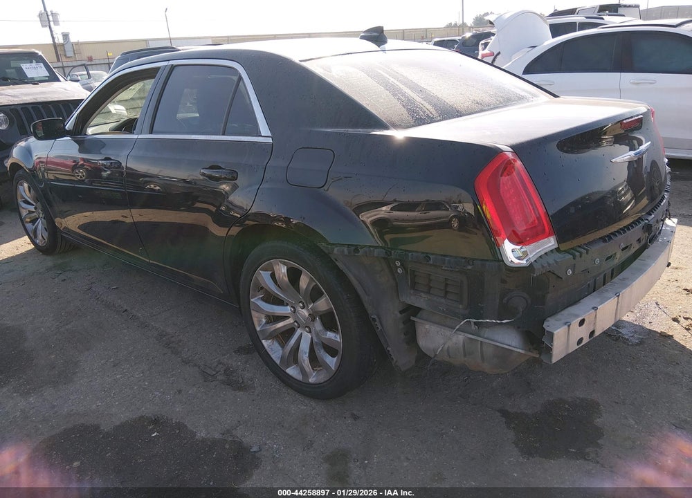 2018 CHRYSLER 300 TOURING L VIN: 2C3CCAAG3JH342047