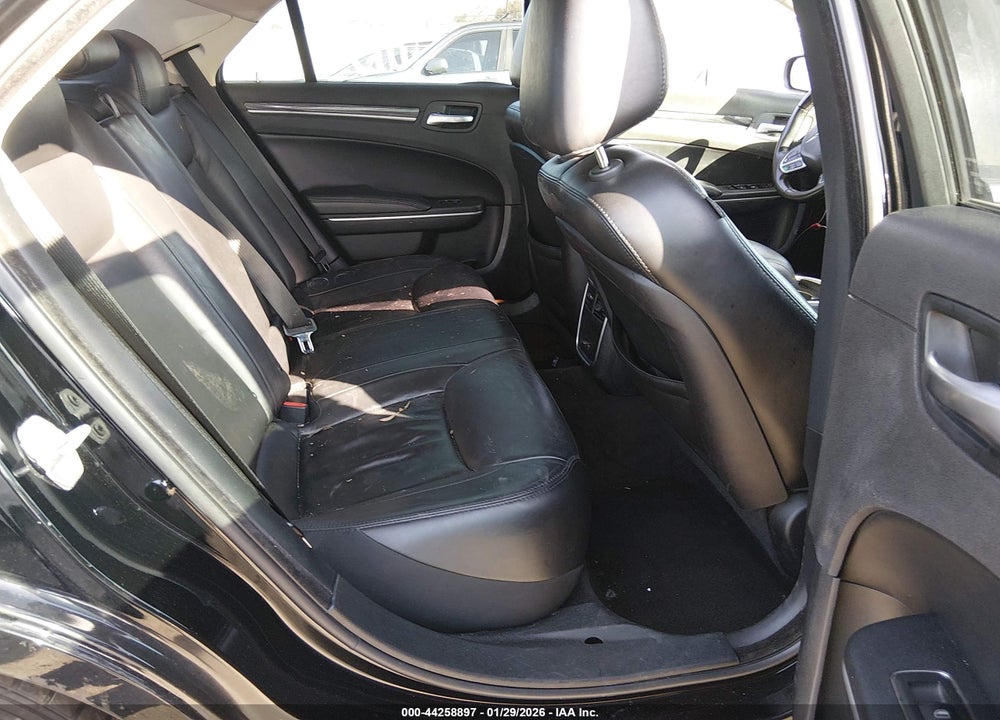 2018 CHRYSLER 300 TOURING L VIN: 2C3CCAAG3JH342047
