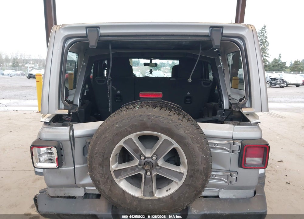 2019 JEEP WRANGLER UNLIMITED SAHARA VIN: 1C4HJXEG3KW596767