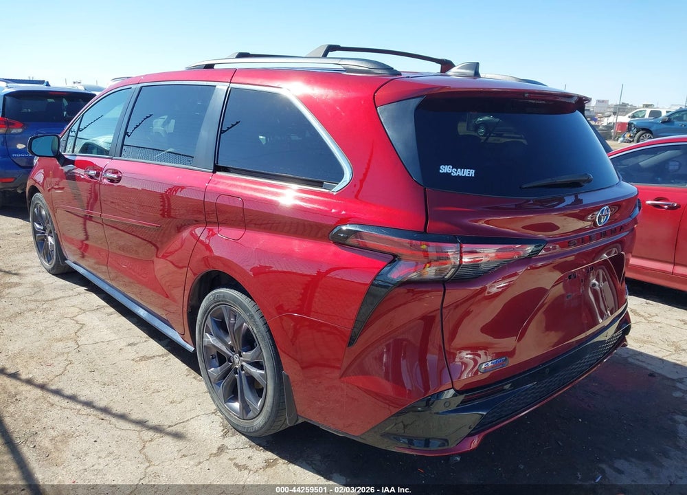 2022 TOYOTA SIENNA XSE VIN: 5TDXRKEC9NS108947