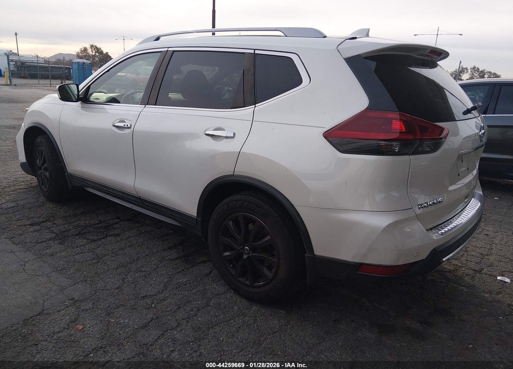 2019 NISSAN ROGUE SV VIN: 5N1AT2MT1KC715555