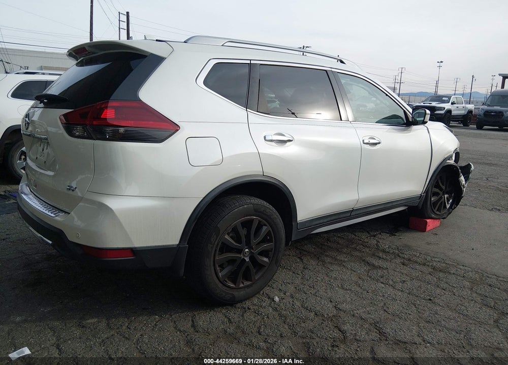 2019 NISSAN ROGUE SV VIN: 5N1AT2MT1KC715555