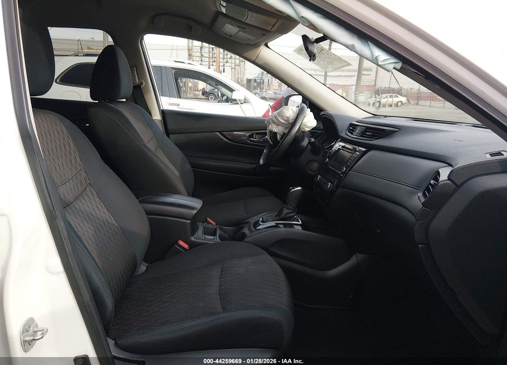 2019 NISSAN ROGUE SV VIN: 5N1AT2MT1KC715555