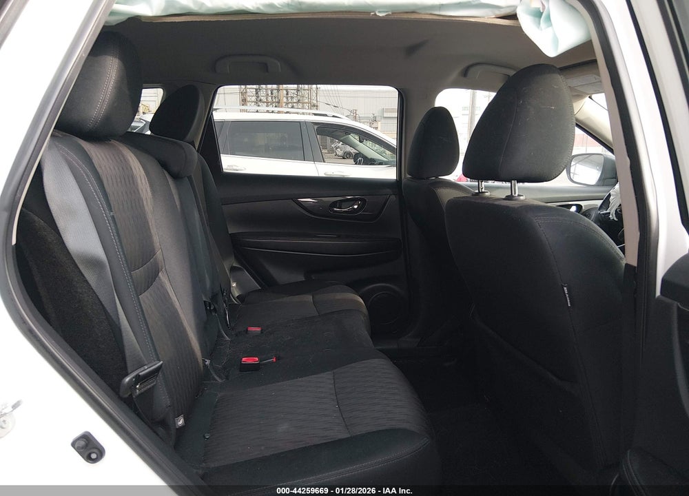 2019 NISSAN ROGUE SV VIN: 5N1AT2MT1KC715555