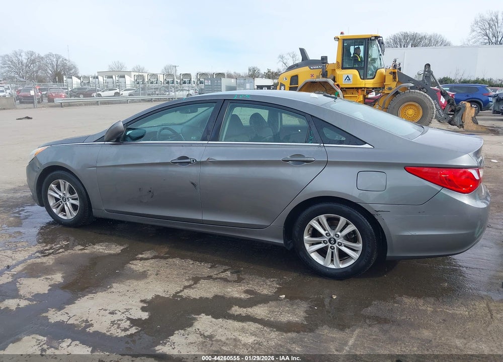 2013 HYUNDAI SONATA GLS VIN: 5NPEB4AC5DH518050