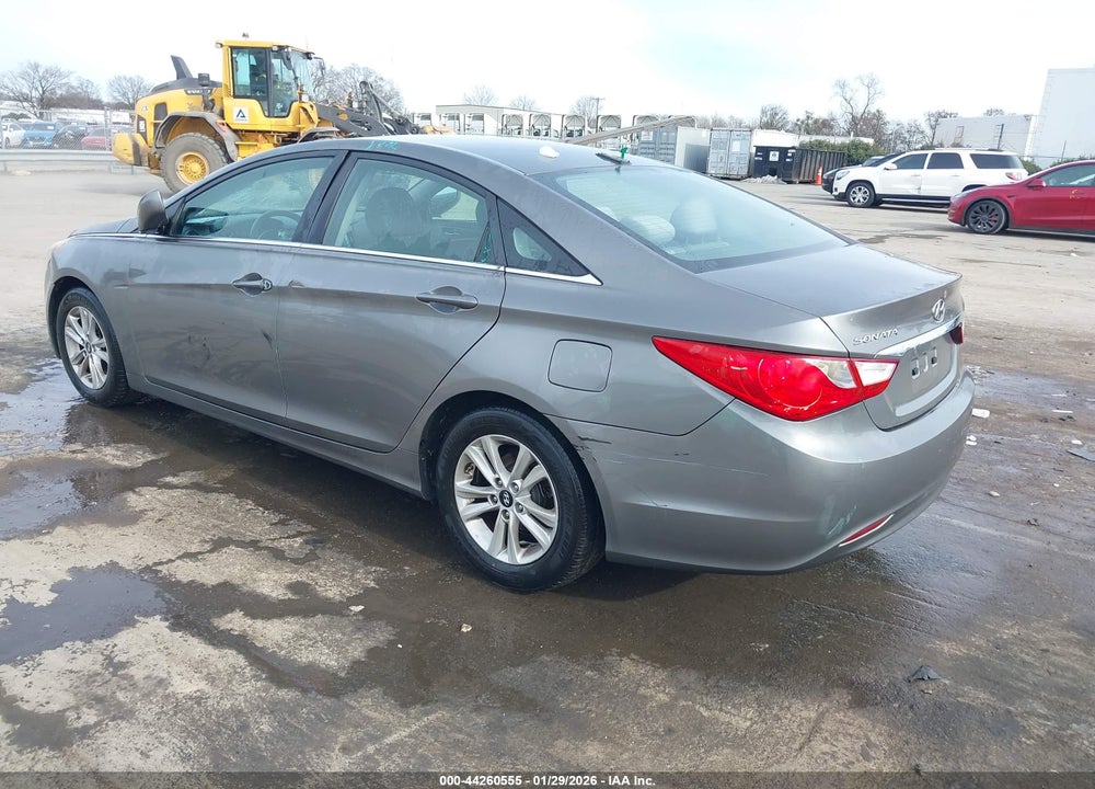 2013 HYUNDAI SONATA GLS VIN: 5NPEB4AC5DH518050