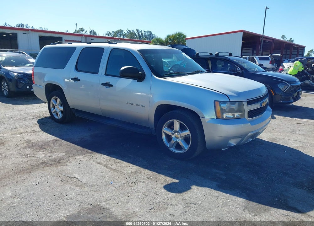 2010 CHEVROLET SUBURBAN K VIN: 1GNUKHE33AR146166