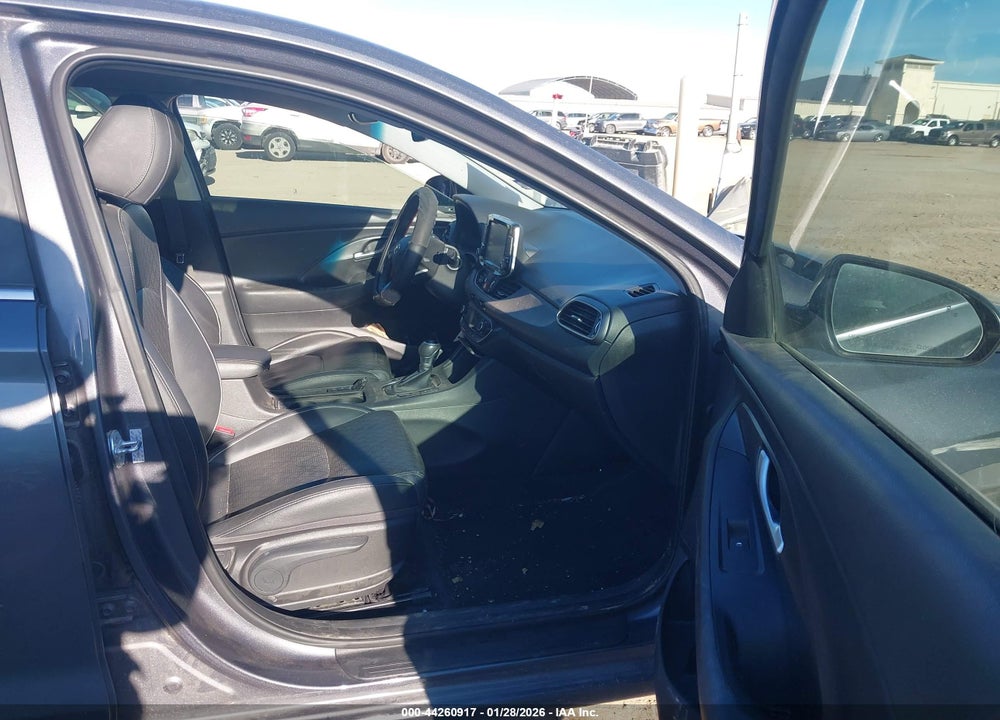 2018 HYUNDAI ELANTRA GT VIN: KMHH35LE9JU078054