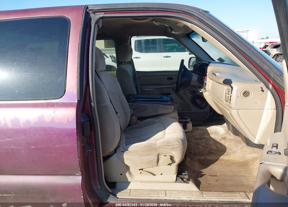 2000 CHEVROLET SILVERADO 1500 VIN: 2GCEC19T5Y1350904