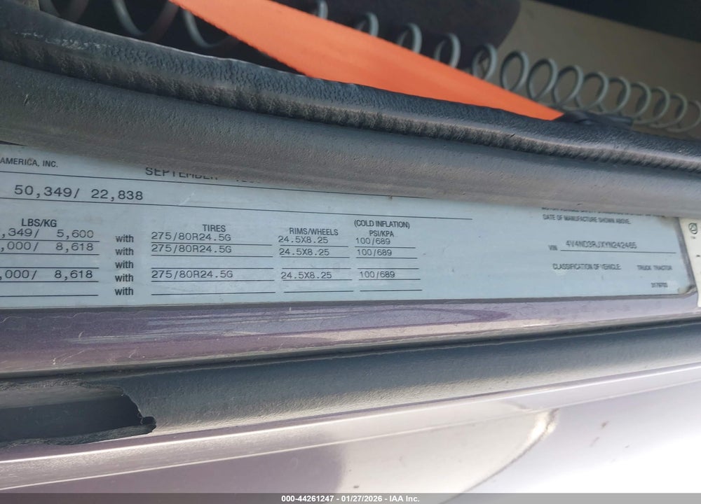 2000 VOLVO VN VIN: 4V4ND3RJXYN242465