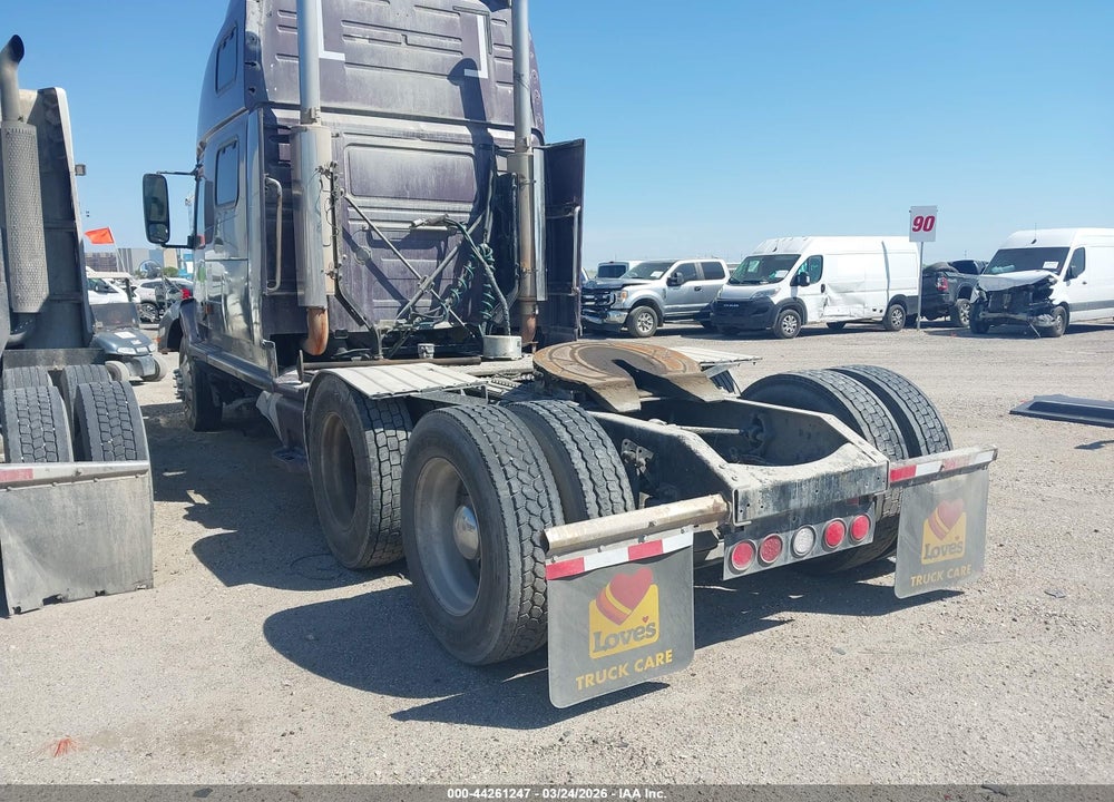 2000 VOLVO VN VIN: 4V4ND3RJXYN242465