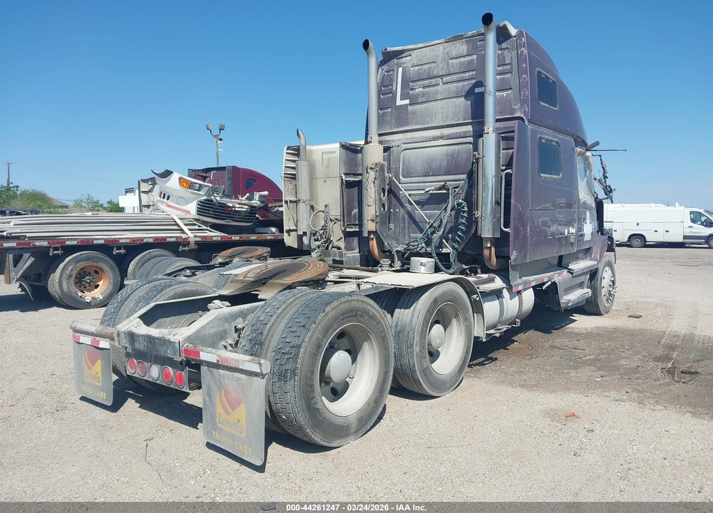 2000 VOLVO VN VIN: 4V4ND3RJXYN242465